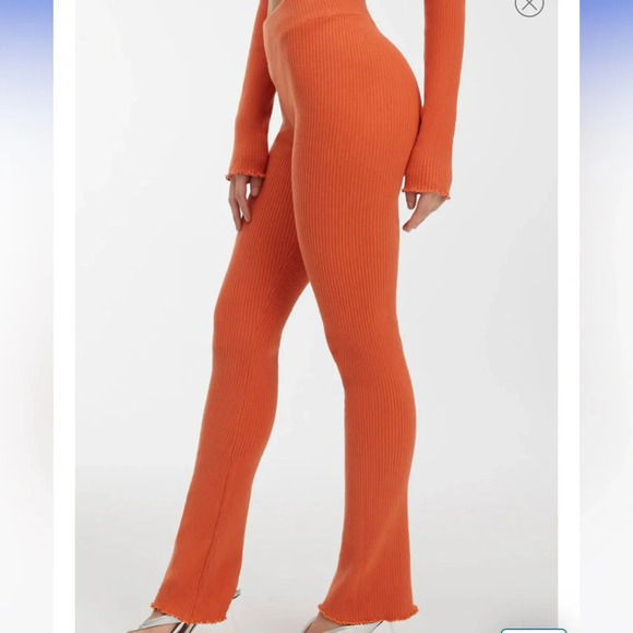 Good American Pants - Good American Lettuce Edge Baby Flare Knit Pant